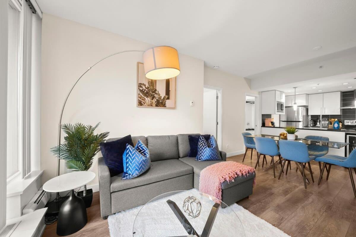 Dazzling Condo By Stadium Downtown With Free Parking Vancouver Luaran gambar
