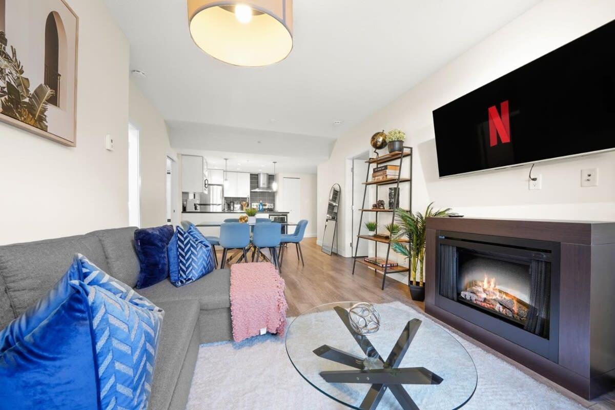 Dazzling Condo By Stadium Downtown With Free Parking Vancouver Luaran gambar