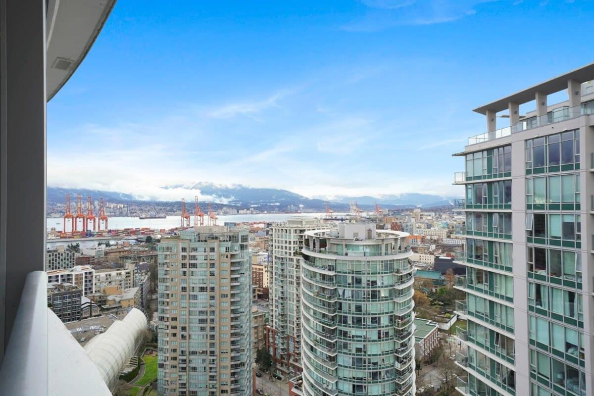 Dazzling Condo By Stadium Downtown With Free Parking Vancouver Luaran gambar